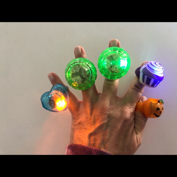 6 Rings that light up when you press the button! - Picture 2 of 9